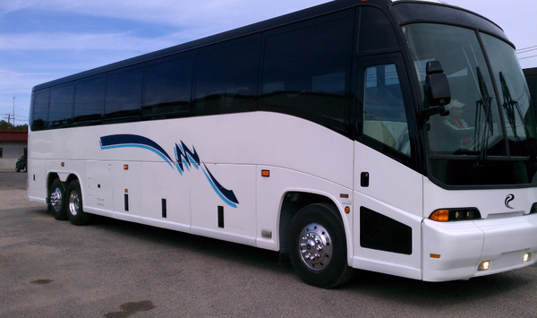 大巴租車公司如何提升業(yè)務水平?(大巴租車服務質(zhì)量)