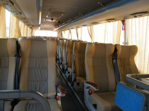 來自靈魂的拷問:(大巴租車價(jià)格和安全哪個(gè)更重要?)